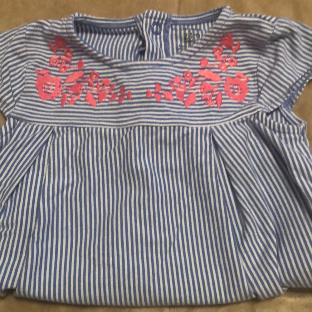 24 m Carter’s one piece - Picture 5 of 6